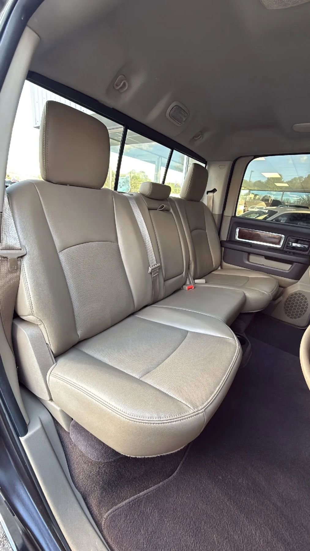 Used 2011 RAM 1500 Laramie image 27