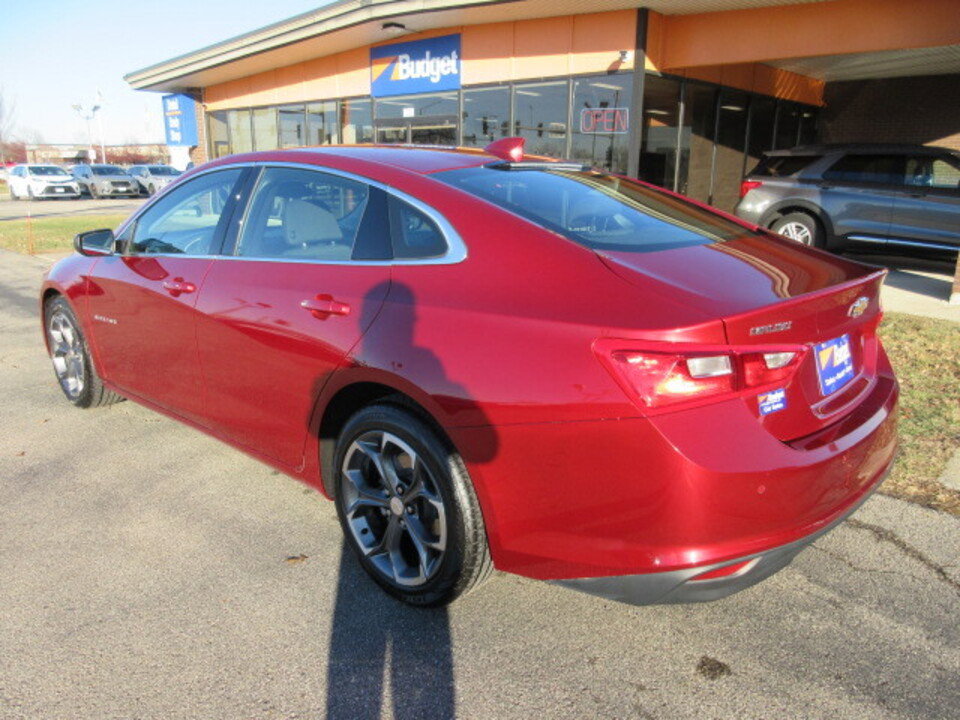 Used 2024 Chevrolet Malibu LT image 3
