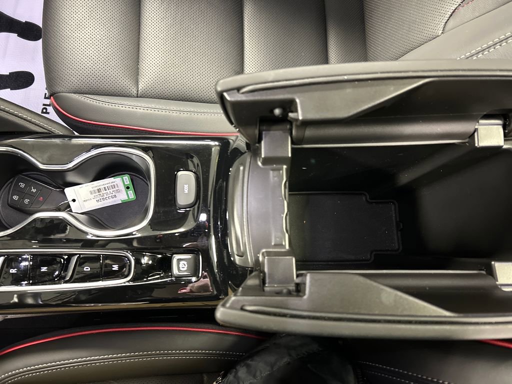 Used 2023 Buick Envision Essence w/ Sport Touring Package image 21