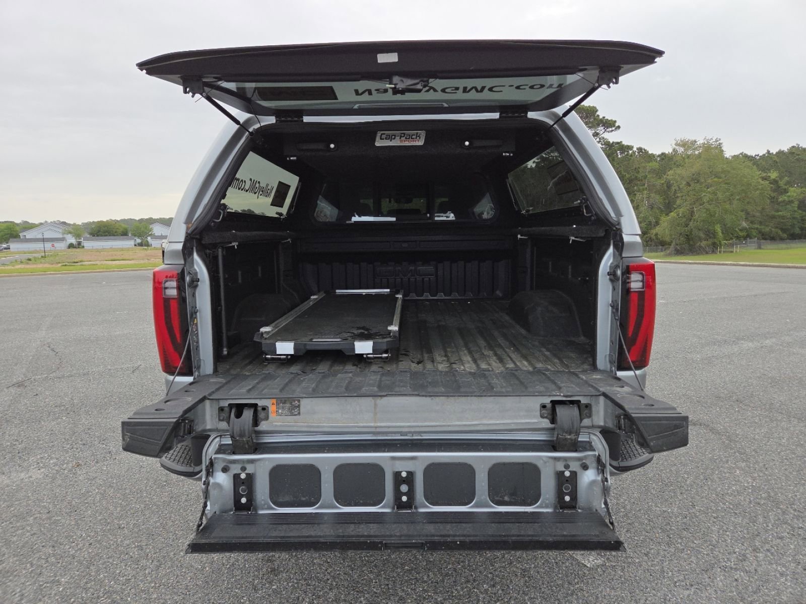 Used 2025 GMC Sierra 2500 Denali w/ Technology Package image 29