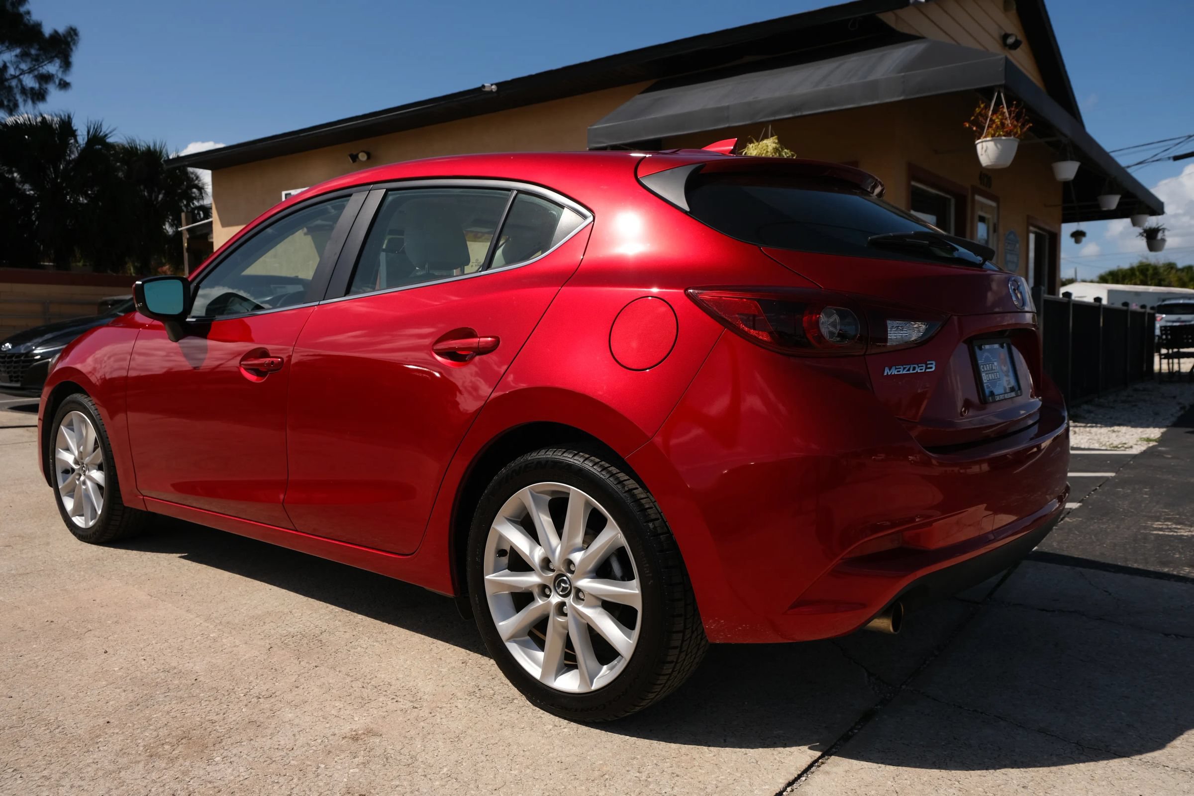 Used 2017 MAZDA MAZDA3 Grand Touring w/ Premium Equipment Package FWD image 7