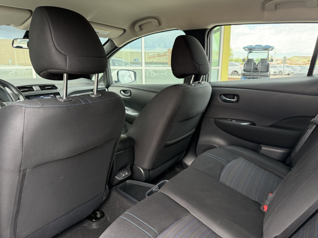 Used 2025 Nissan Leaf S FWD image 31