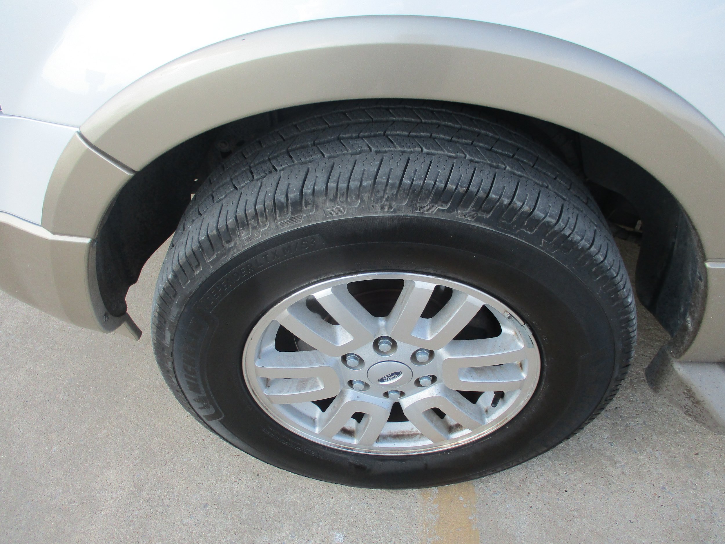Used 2011 Ford Expedition EL XLT w/ 202A Rapid Spec Order Code RWD image 3