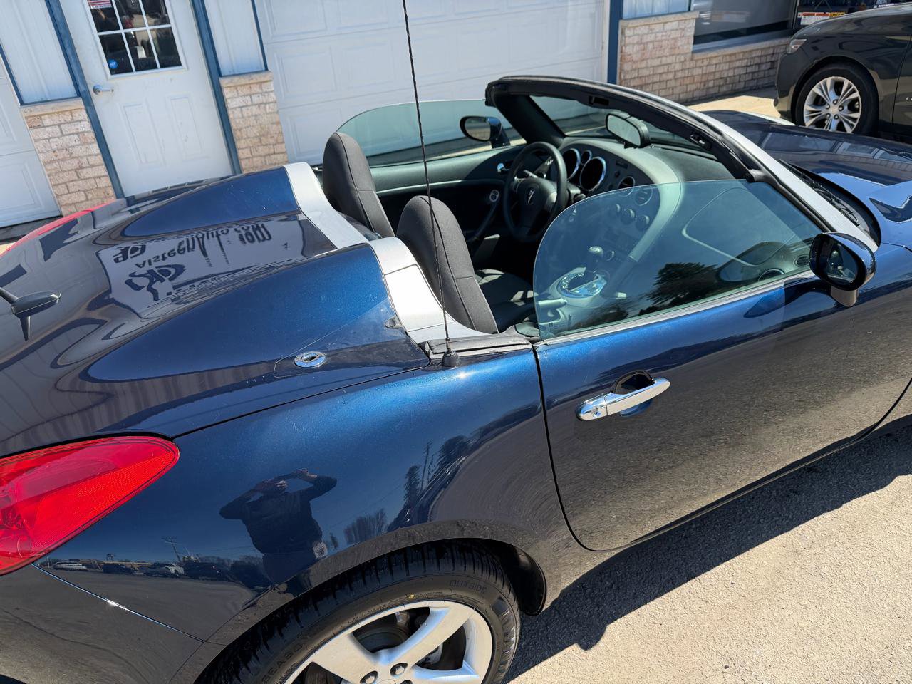 Used 2008 Pontiac Solstice Convertible w/ Preferred Package RWD image 11