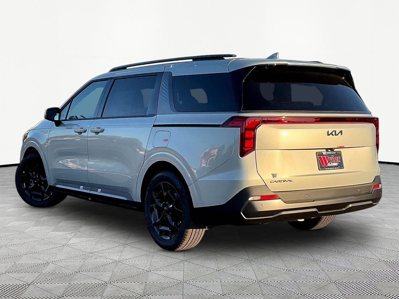 New 2027 Kia Carnival EX FWD image 4