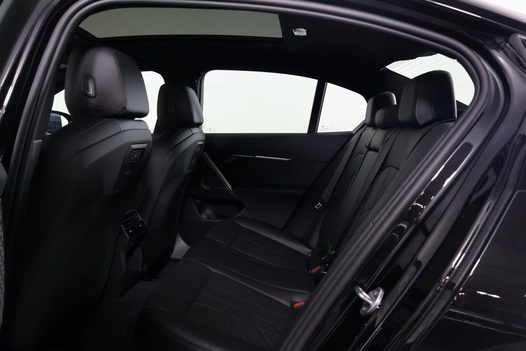 New 2026 BMW i5 eDrive40 w/ M Sport Package image 6