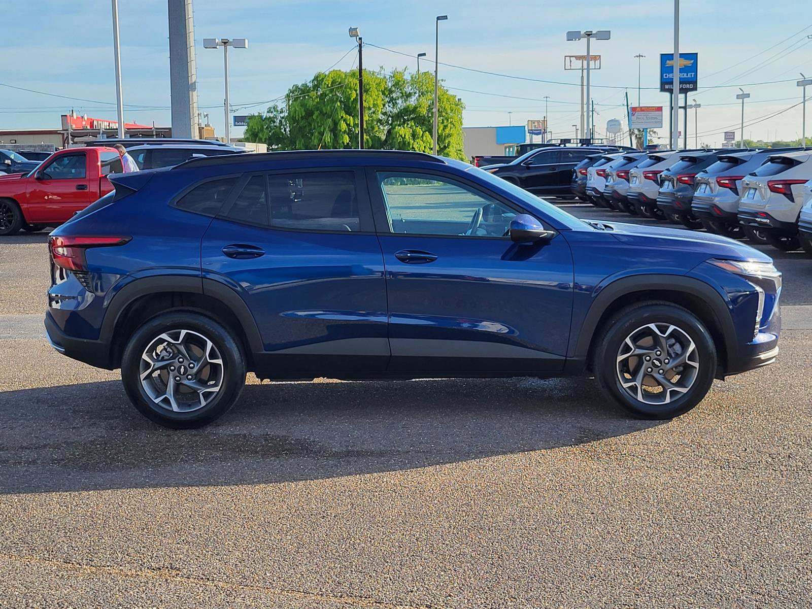 Used 2024 Chevrolet Trax LT w/ Driver Confidence Package image 6