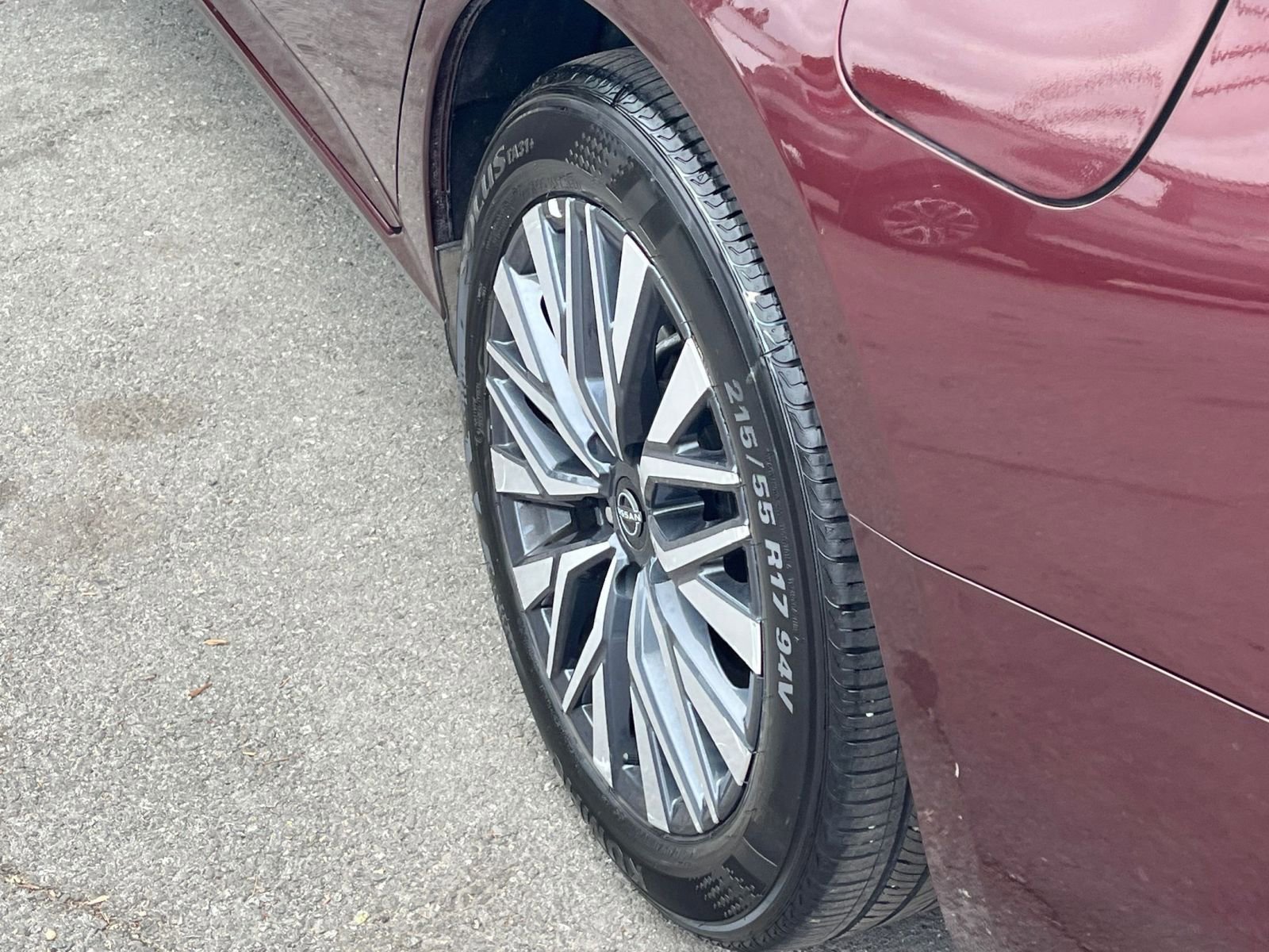 Used 2025 Nissan Altima 2.5 SV FWD image 31