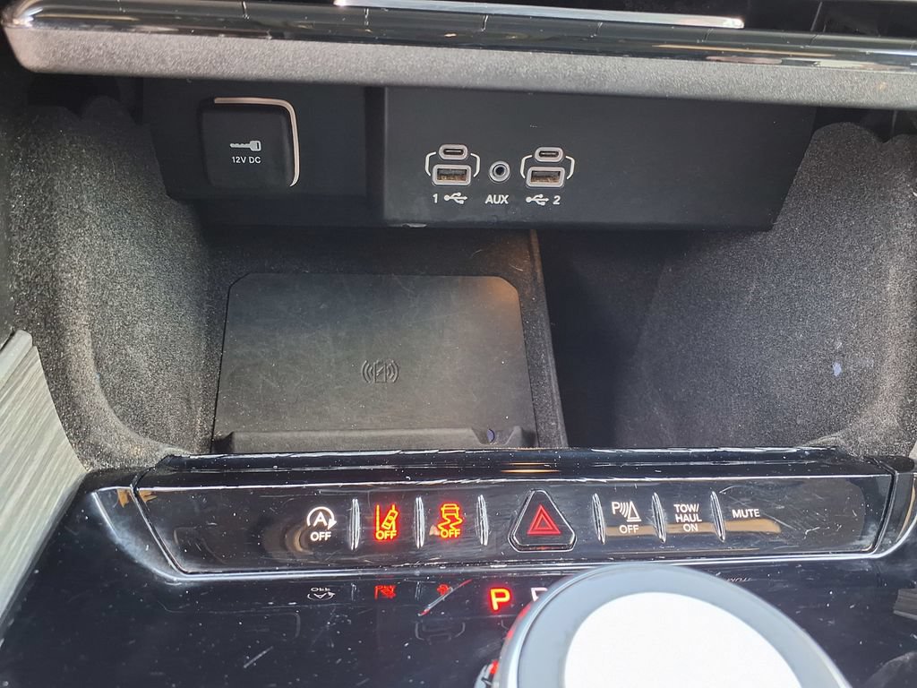 Used 2024 Jeep Wagoneer Series II w/ Flexible Seating Group RWD image 29
