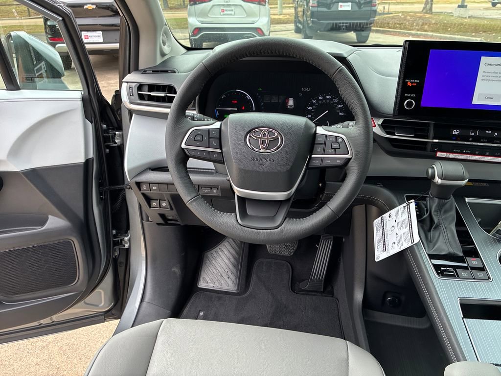 New 2026 Toyota Sienna XLE image 21