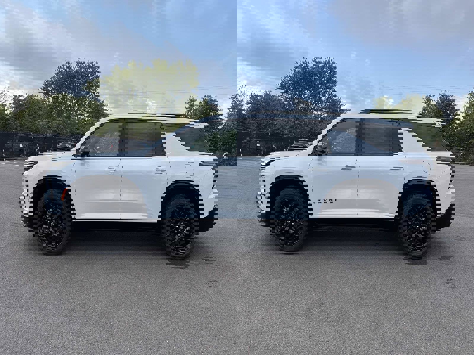 New 2026 Chevrolet Traverse RS w/ LPO, Floor Liner Package image 13