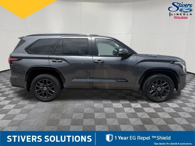 Used 2024 Toyota Sequoia Platinum AWD/4WD image 5