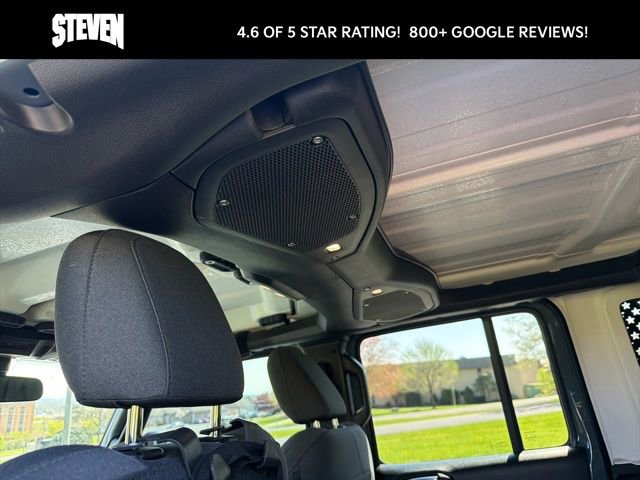 Used 2025 Jeep Wrangler Willys image 17