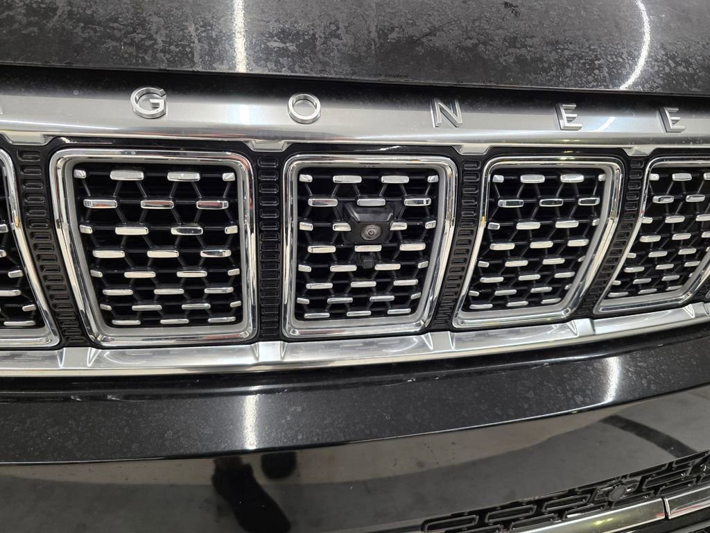 Certified 2022 Jeep Grand Wagoneer Series II w/ Convenience Group III image 9
