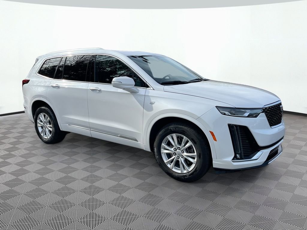 Certified 2024 Cadillac XT6 Luxury w/ LPO, Floor Liner Package AWD/4WD image 3