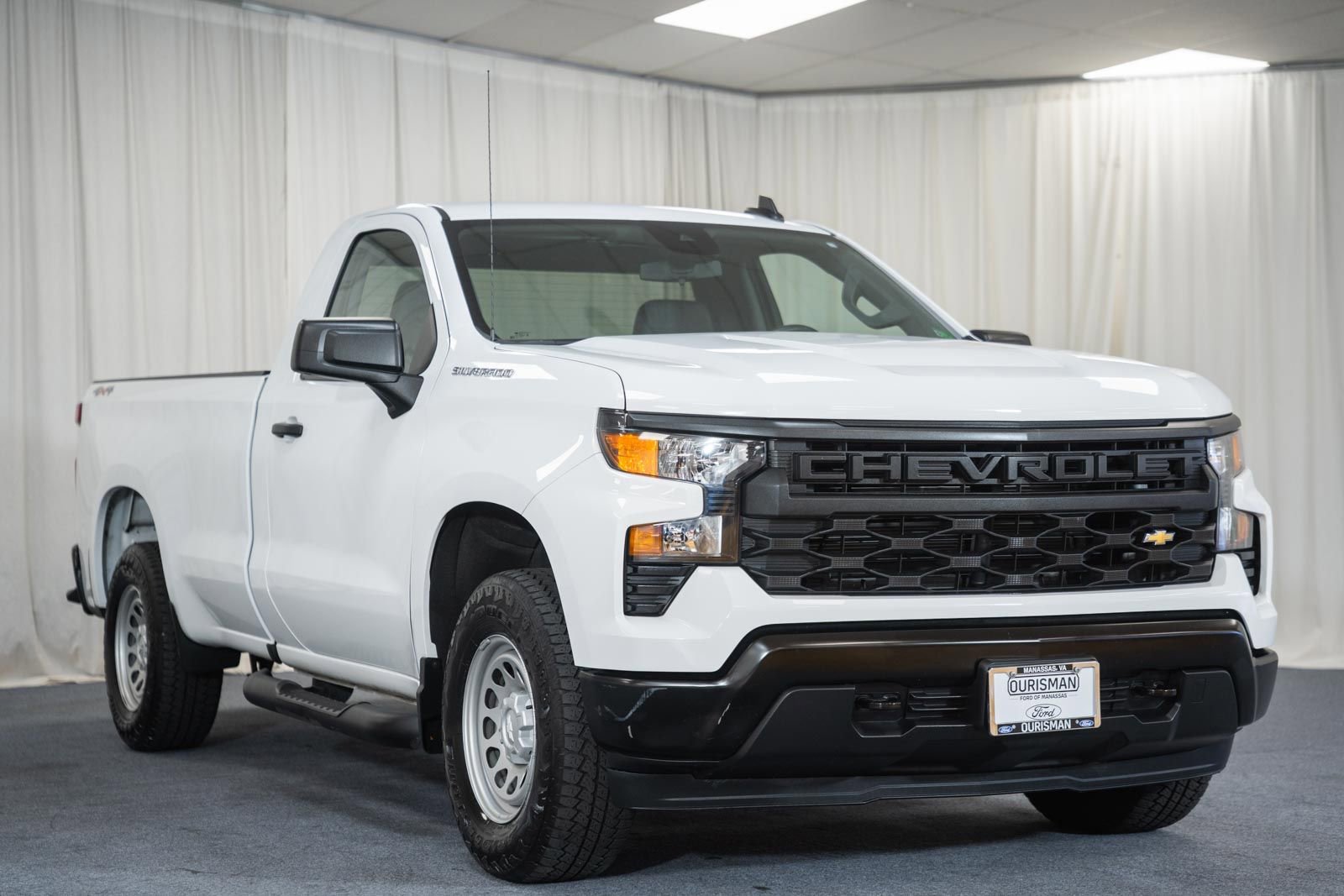Used 2025 Chevrolet Silverado 1500 W/T w/ WT Value Package AWD/4WD image 1