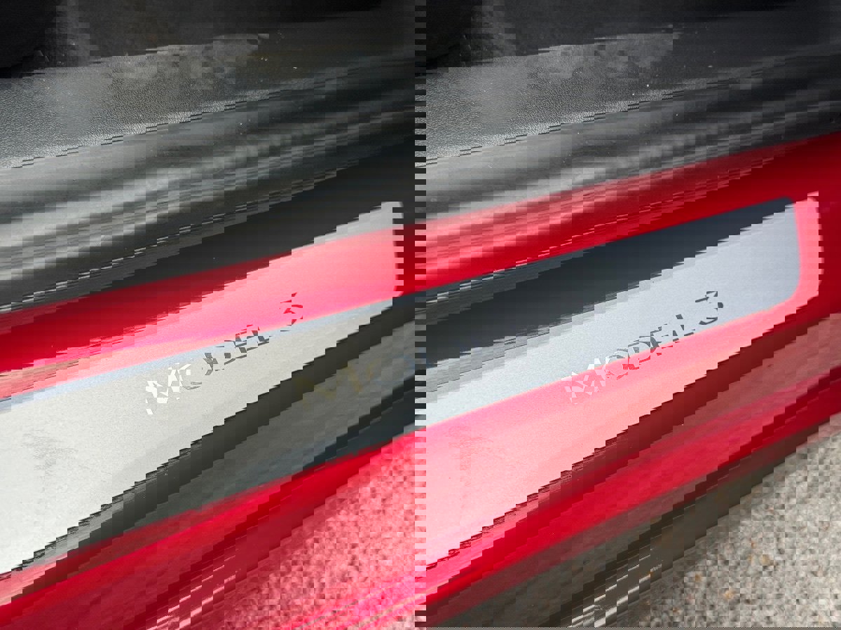 Used 2019 Tesla Model 3 Standard Range Plus image 17