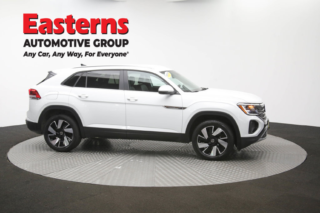 Used 2025 Volkswagen Atlas Cross Sport SE FWD image 47