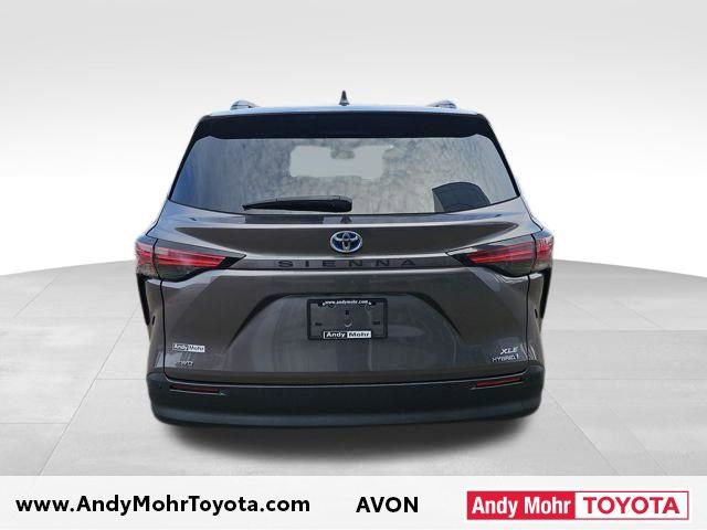 Used 2022 Toyota Sienna XLE w/ XLE Plus Package image 6