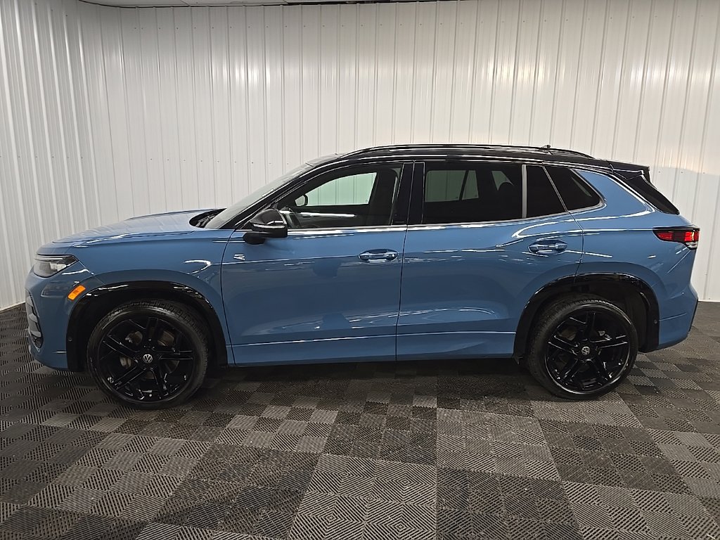 Used 2025 Volkswagen Tiguan SE R-Line AWD/4WD image 5