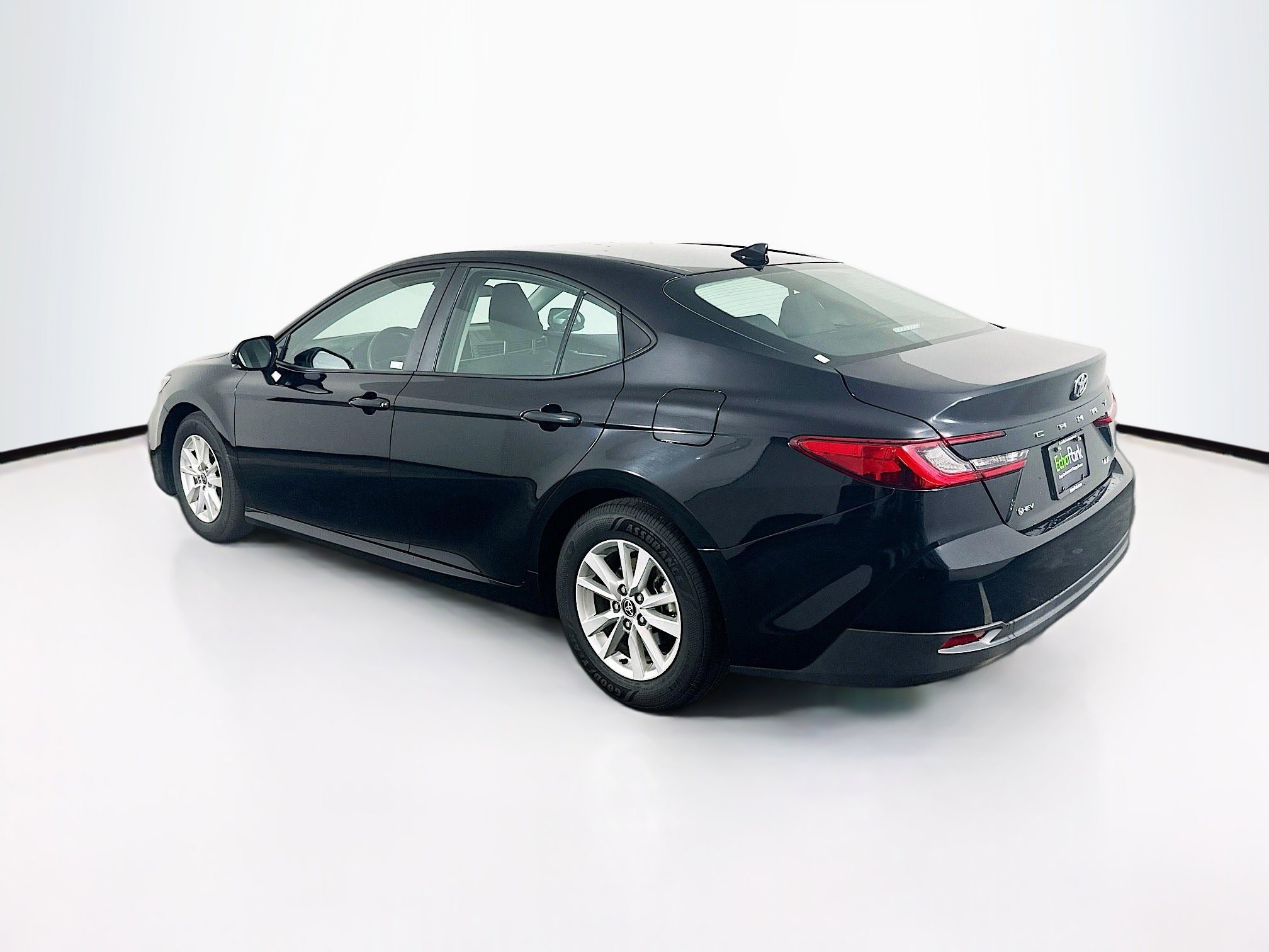 Used 2025 Toyota Camry LE image 5