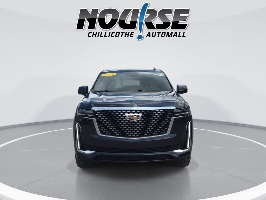 Used 2023 Cadillac Escalade Premium Luxury AWD/4WD image 3