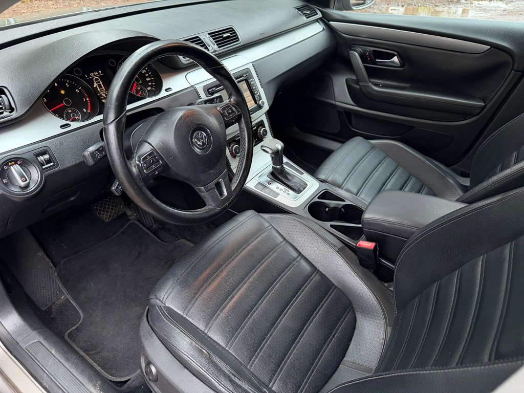 Used 2010 Volkswagen CC Sport image 13