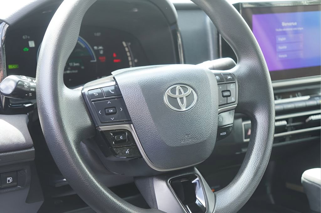 Used 2026 Toyota Camry LE image 14