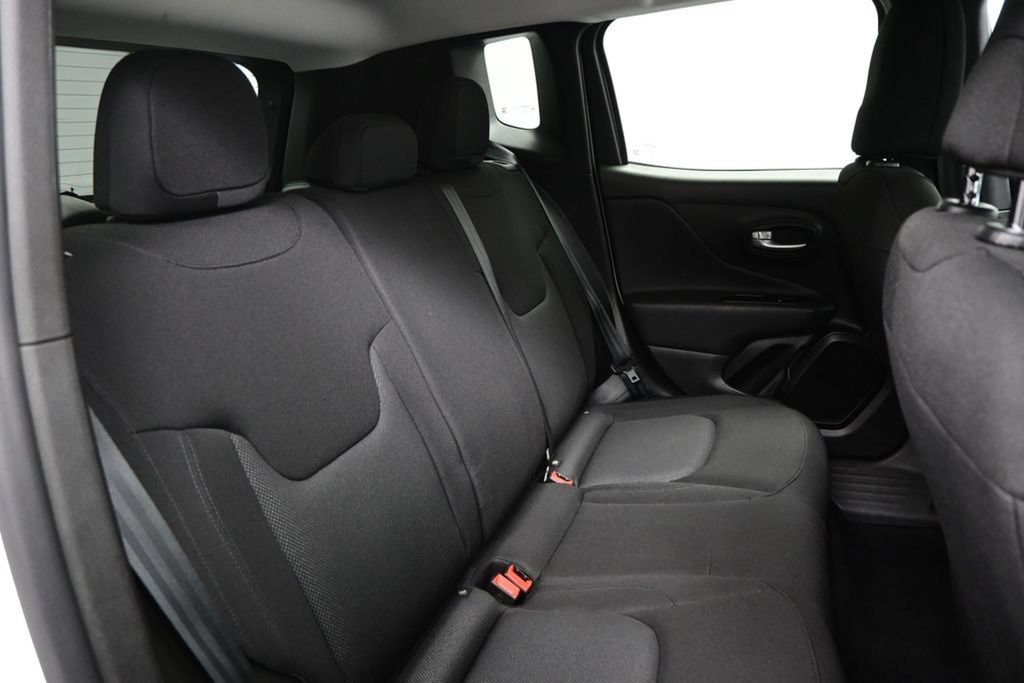 Used 2023 Jeep Renegade Latitude AWD/4WD image 25