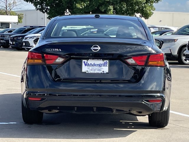 Used 2025 Nissan Altima 2.5 SV FWD image 5