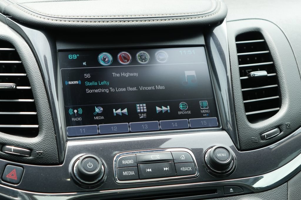 Used 2017 Chevrolet Impala Premier w/ Enhanced Convenience Package FWD image 18