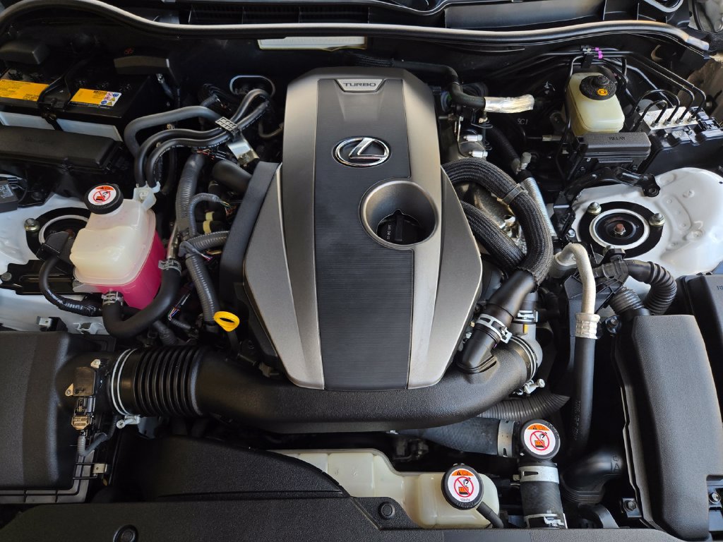 Used 2017 Lexus IS 200t F Sport w/ F Sport Package RWD image 37