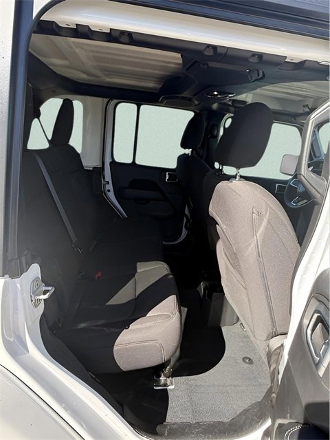 Used 2023 Jeep Wrangler Sahara image 27