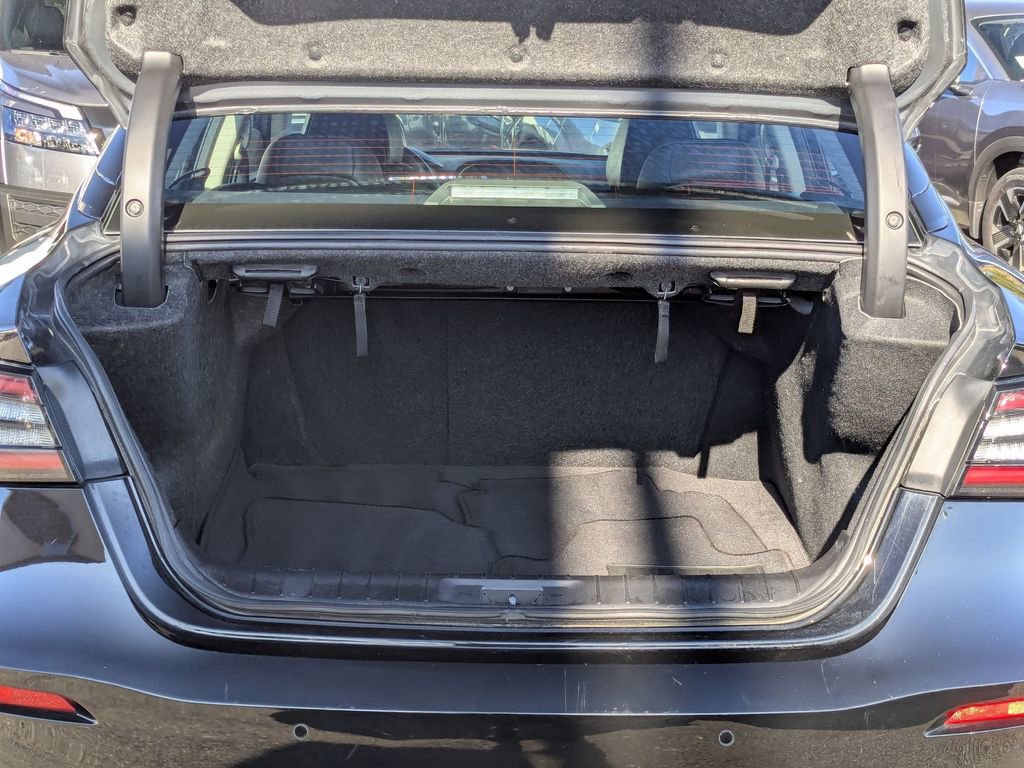 Used 2023 Nissan Maxima SV w/ Floor Mat Group image 28