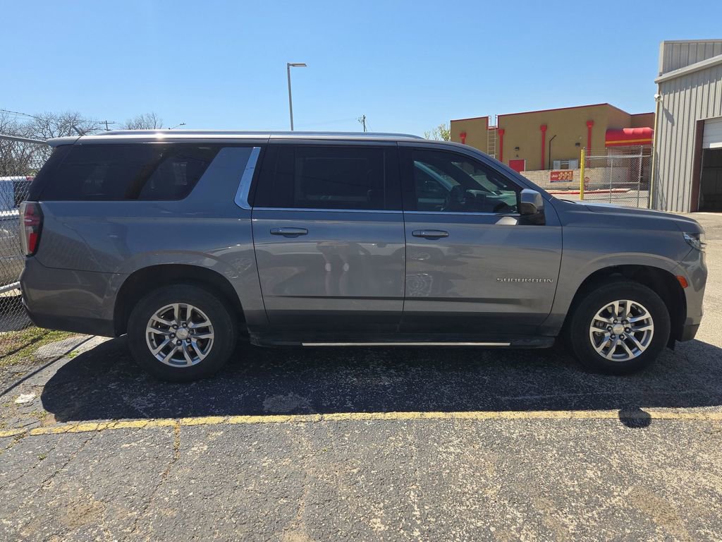 Used 2021 Chevrolet Suburban LS w/ Driver Alert Package image 2