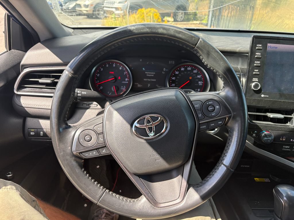 Used 2023 Toyota Camry XSE FWD image 5