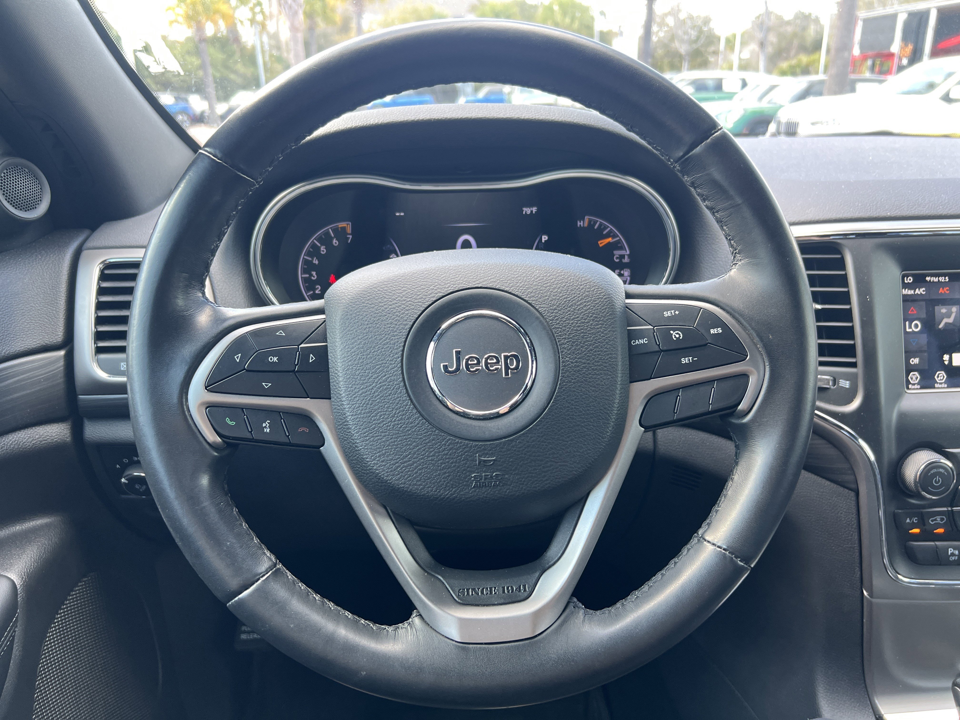 Used 2020 Jeep Grand Cherokee Laredo image 18