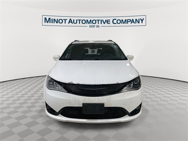 Certified 2019 Chrysler Pacifica Touring-L w/ S Appearance Package image 3