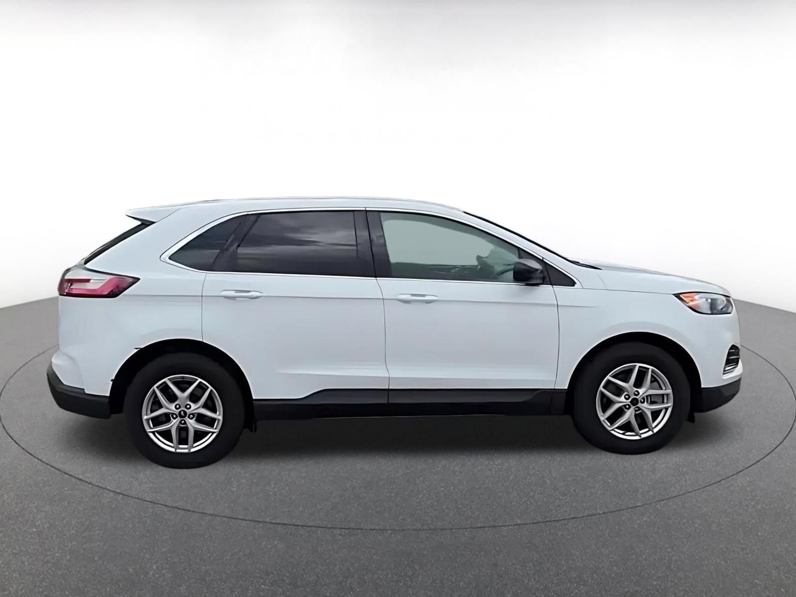 Used 2024 Ford Edge SEL AWD/4WD image 15