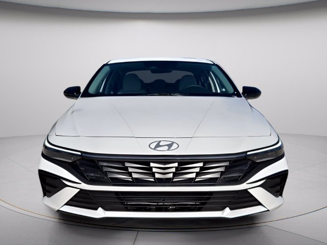 New 2026 Hyundai Elantra SEL Sport FWD image 3