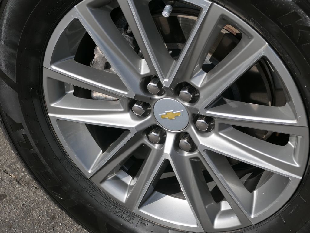 Used 2023 Chevrolet Traverse LT image 10