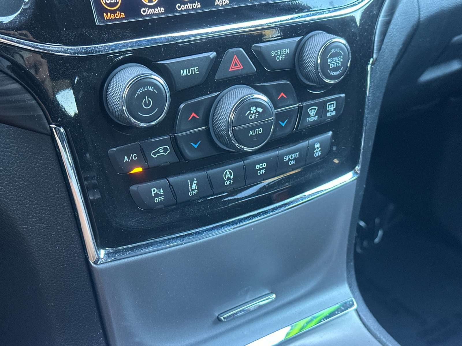 Used 2021 Jeep Grand Cherokee Freedom Edition AWD/4WD image 21