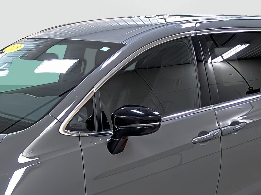 Used 2025 Chrysler Pacifica Select FWD image 8