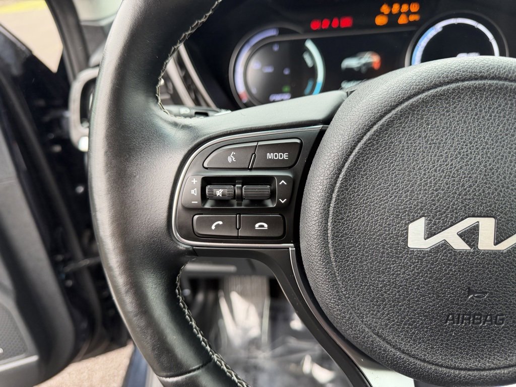 Used 2022 Kia Niro EX w/ Cold Weather Package image 18