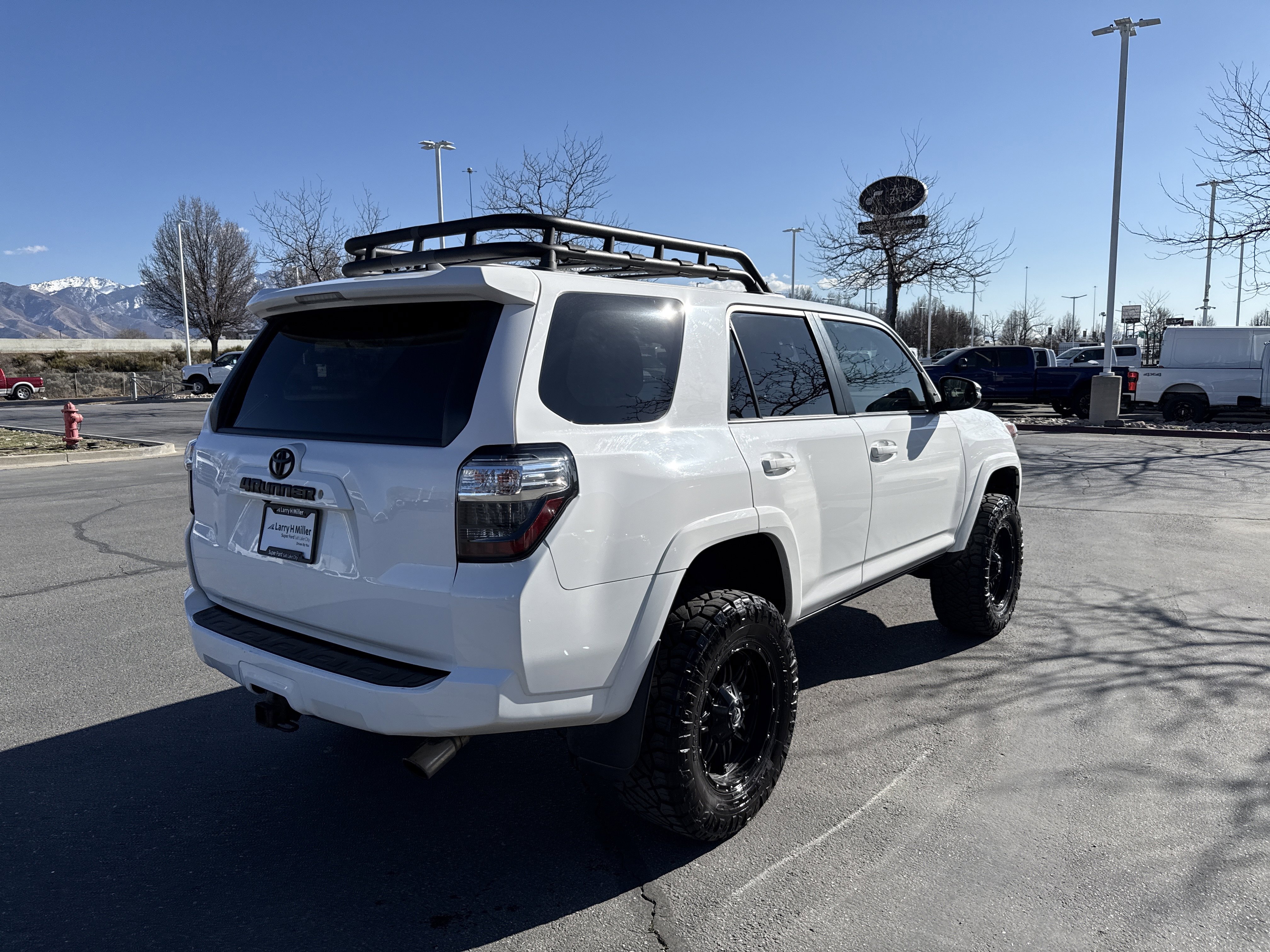 Used 2016 Toyota 4Runner SR5 image 5