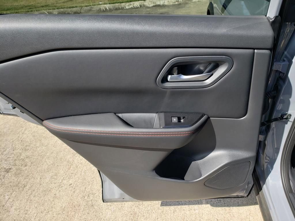 Certified 2025 Nissan Rogue SV AWD/4WD image 20