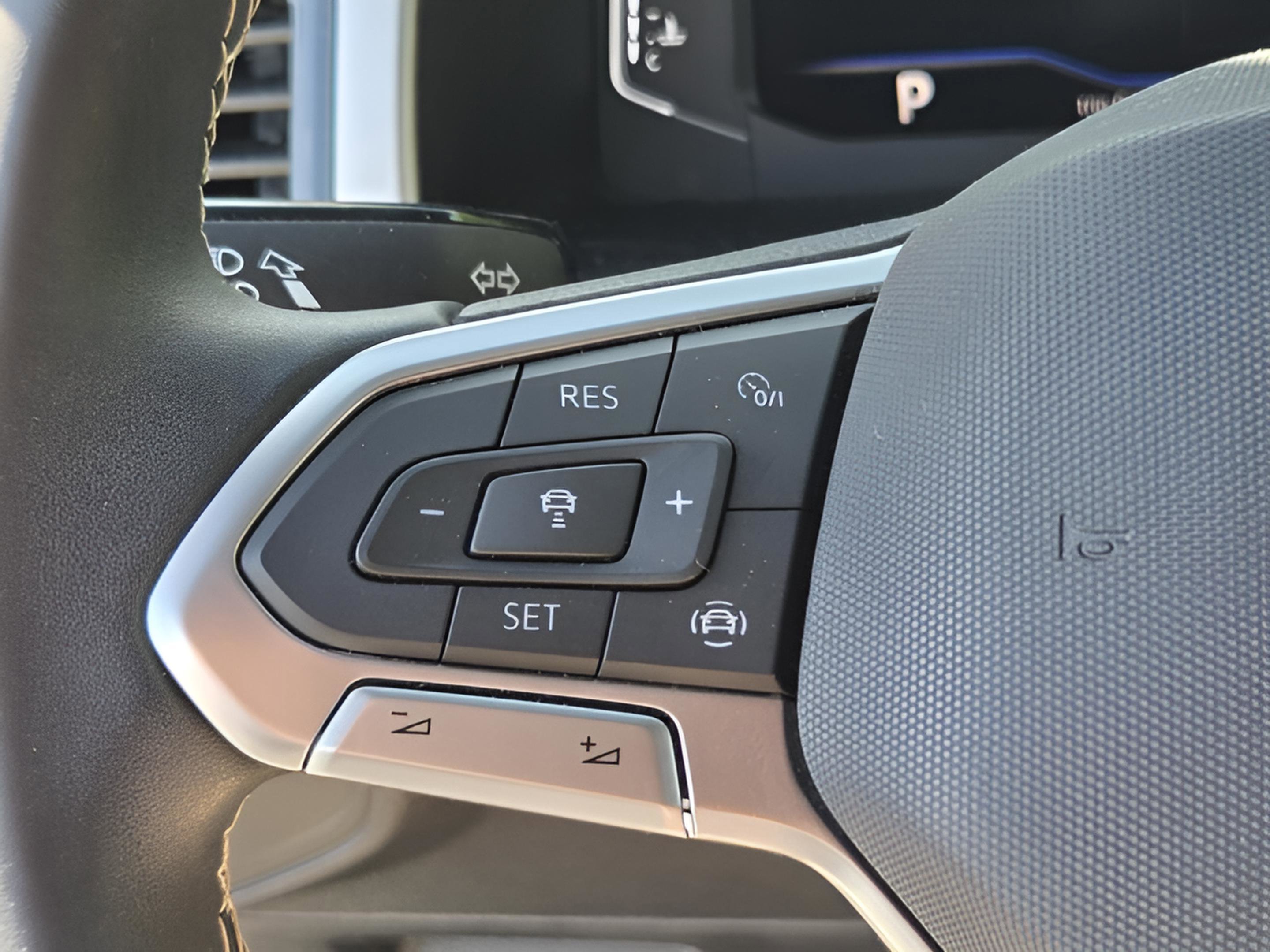 Used 2023 Volkswagen Atlas Cross Sport SE image 21