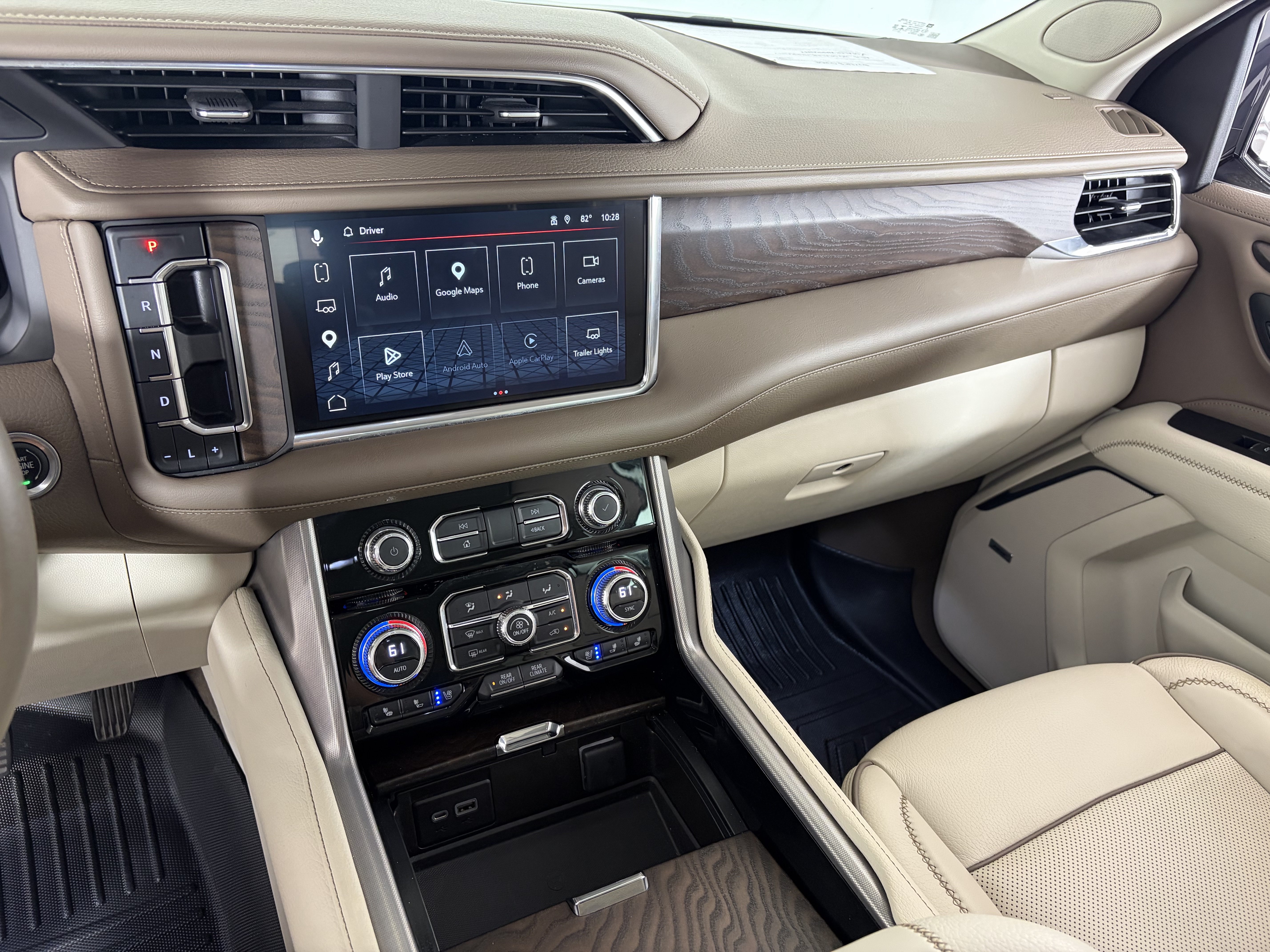 Used 2023 GMC Yukon Denali AWD/4WD image 4