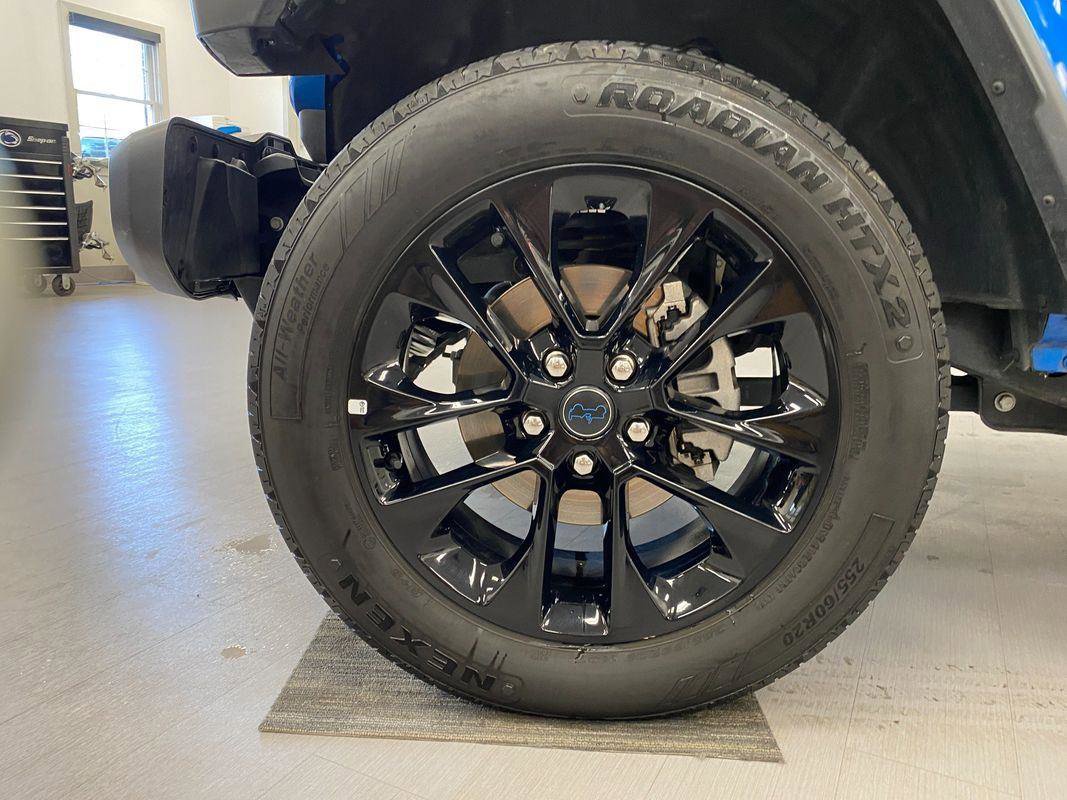 Used 2024 Jeep Wrangler Sahara image 10