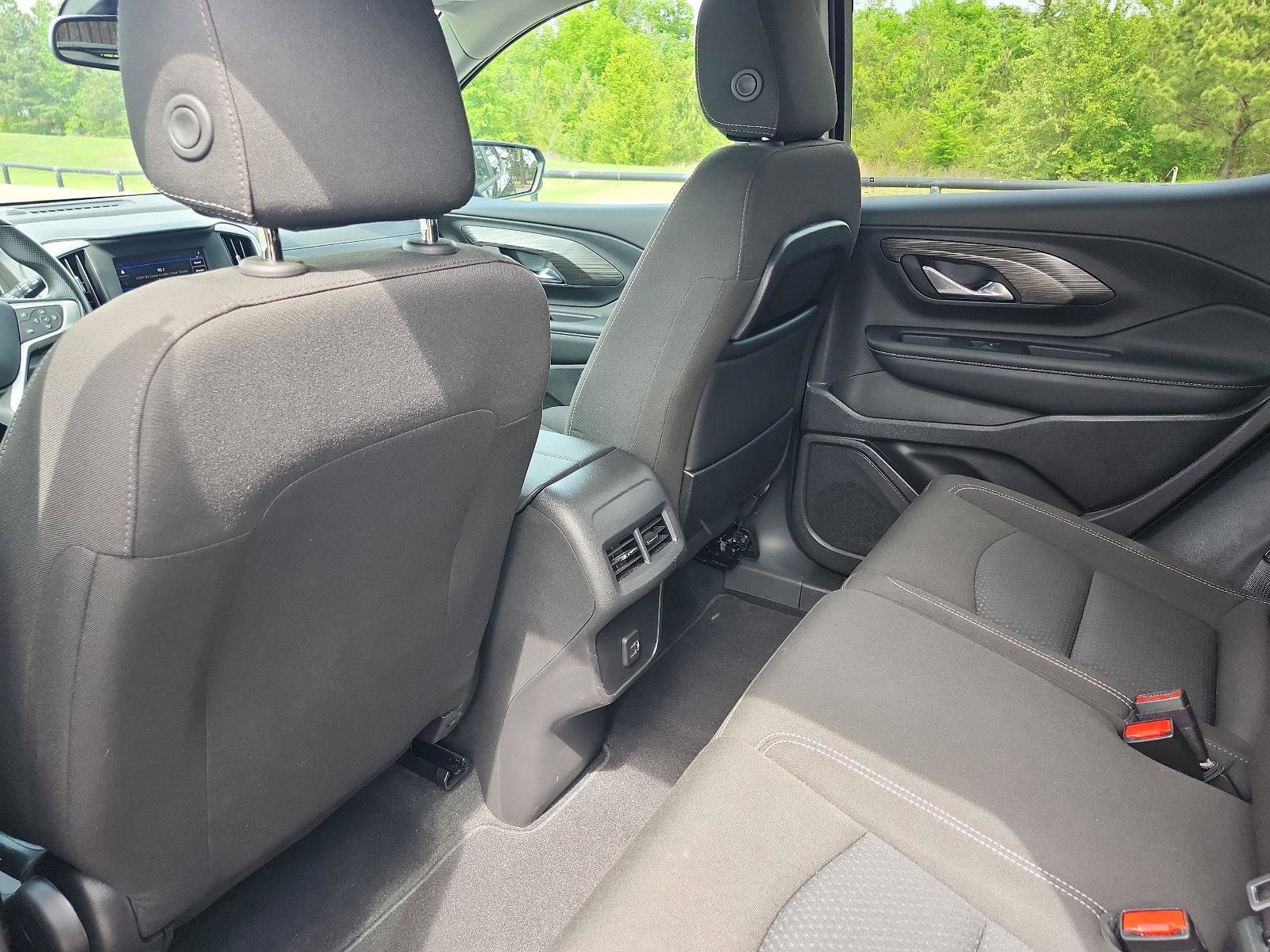 Used 2024 GMC Terrain SLE FWD image 10